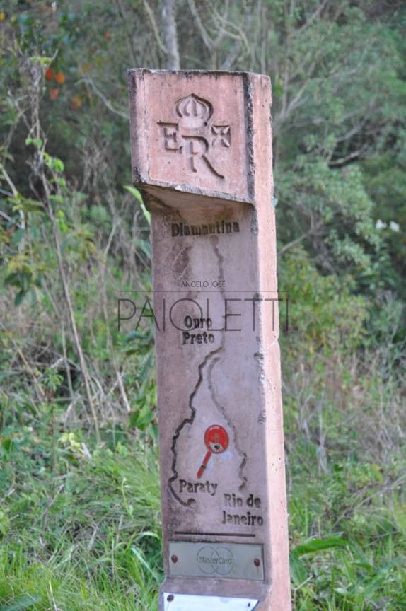 Totem estrada real Cunha - Paraty